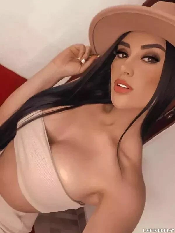 Valeria Profile image 2