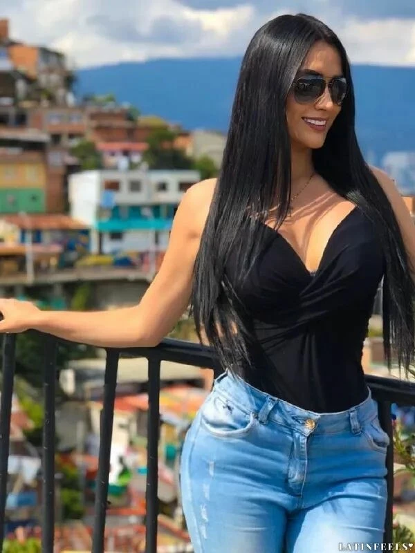 Valeria Profile image 4