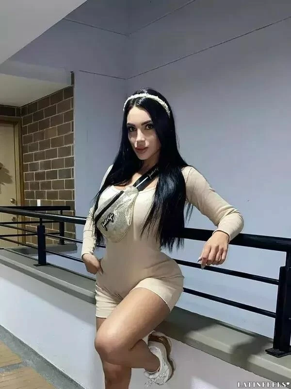 Paola Profile image 2